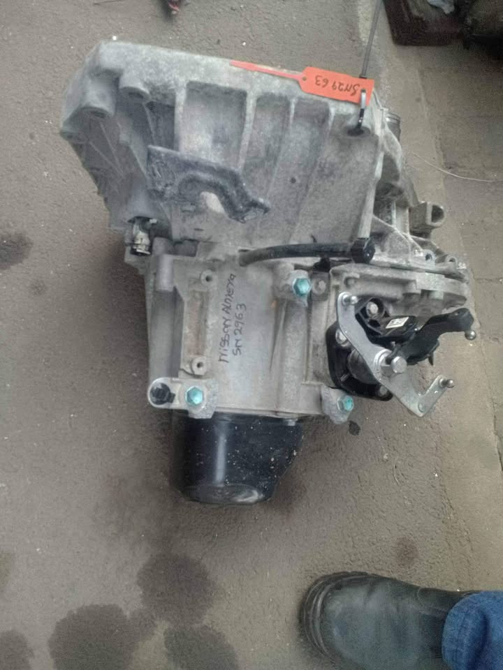 202 Nissan Altima eng code HR15 gearbox for sale - Private Seller