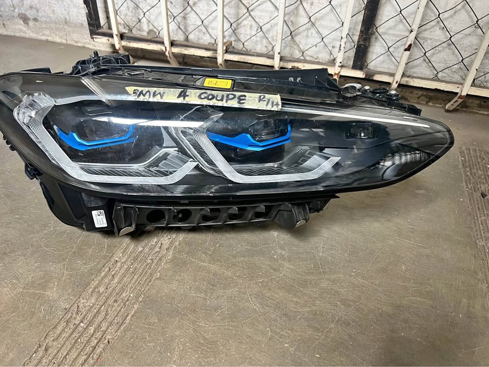 BMW 4 series G22/G26 headlights RHS - Private Seller BMW 4 series G22/G26 headlights RHS - Private Seller