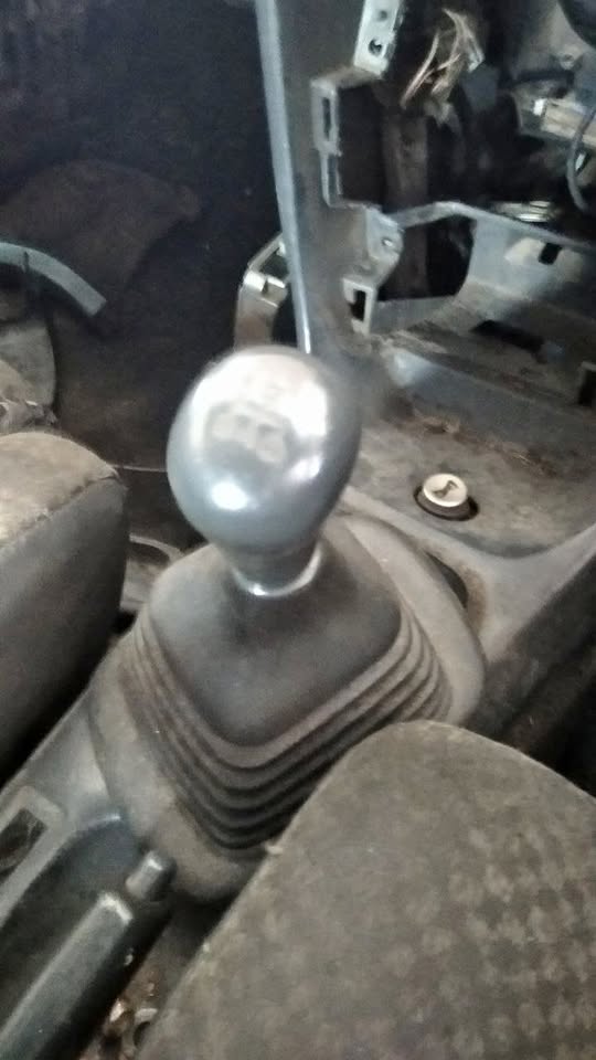 TOYOTA COROLLA GEAR LEAVER FOR SALE - Private Seller TOYOTA COROLLA GEAR LEAVER FOR SALE - Private Seller
