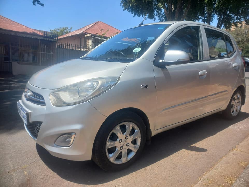 2013 HYUNDAI i10 HATCHBACK 1.1 PETROL, MANUAL, SILVER COLOR, MILEAGE 85000KMS