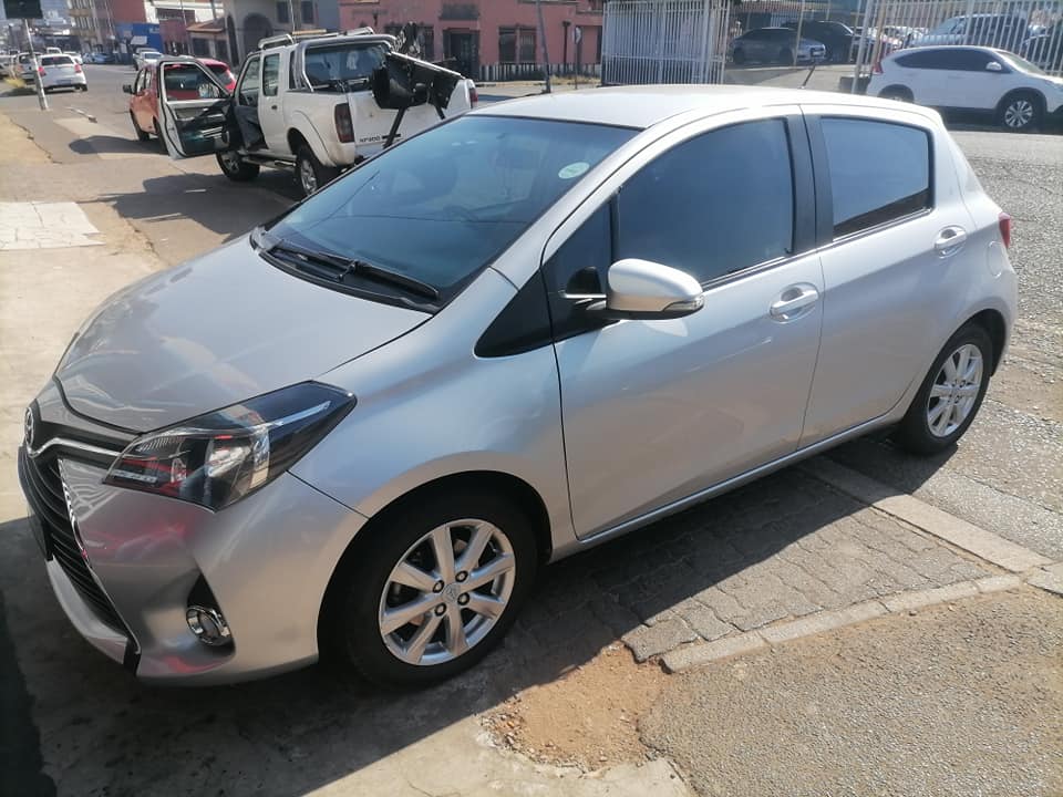 2015 Toyota Yaris 1.0 Hatchback with a Nice interior seat and Service book Spare key