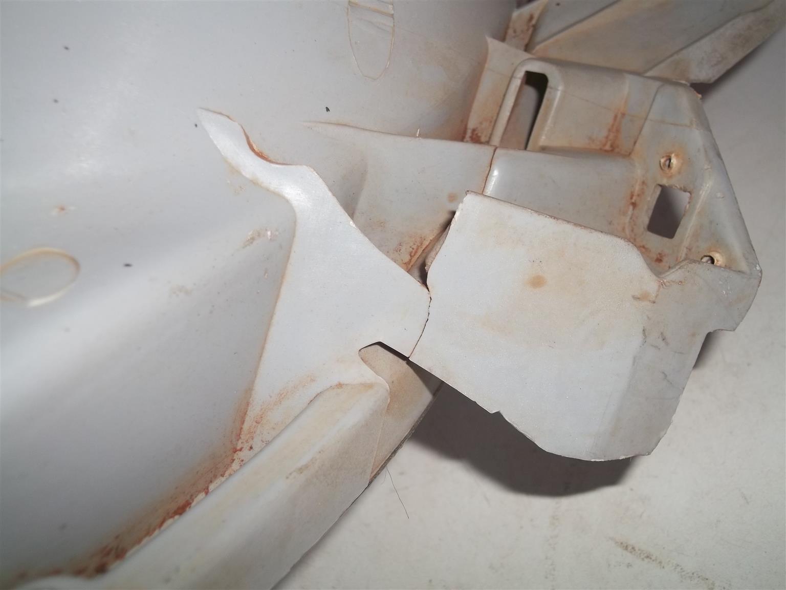 Toyota Avanza left headlight - Private Seller Toyota Avanza left headlight - Private Seller