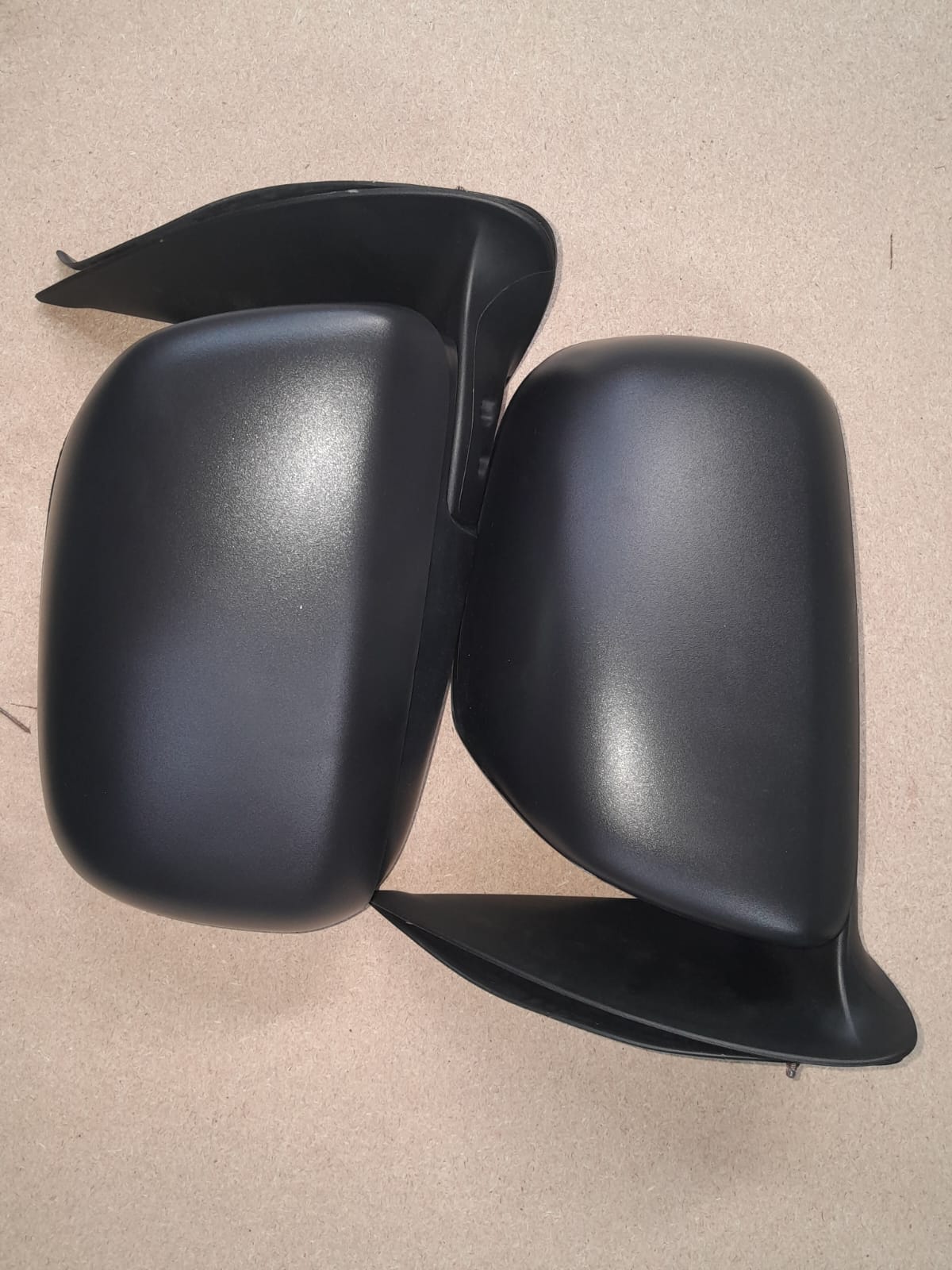 TOYOTA HILLUX MANUAL MIRRORS 2005 MODEL FOR SALE - Private Seller TOYOTA HILLUX MANUAL MIRRORS 2005 MODEL FOR SALE - Private Seller