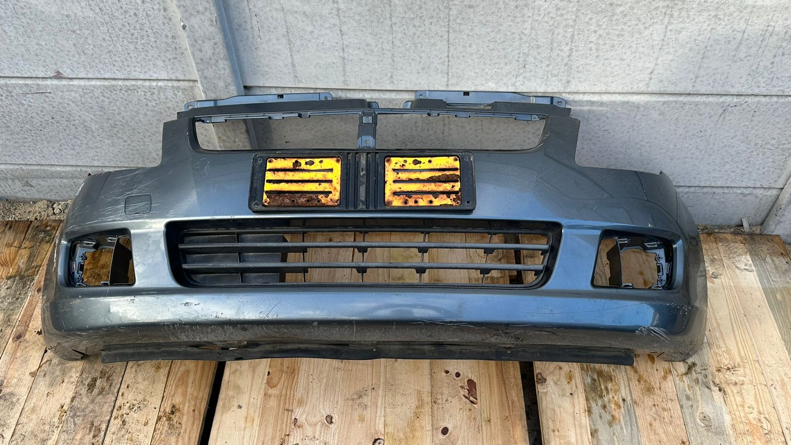 DAIHATSU CUORE 2002 FRONT BUMPERS HCCT - Private Seller