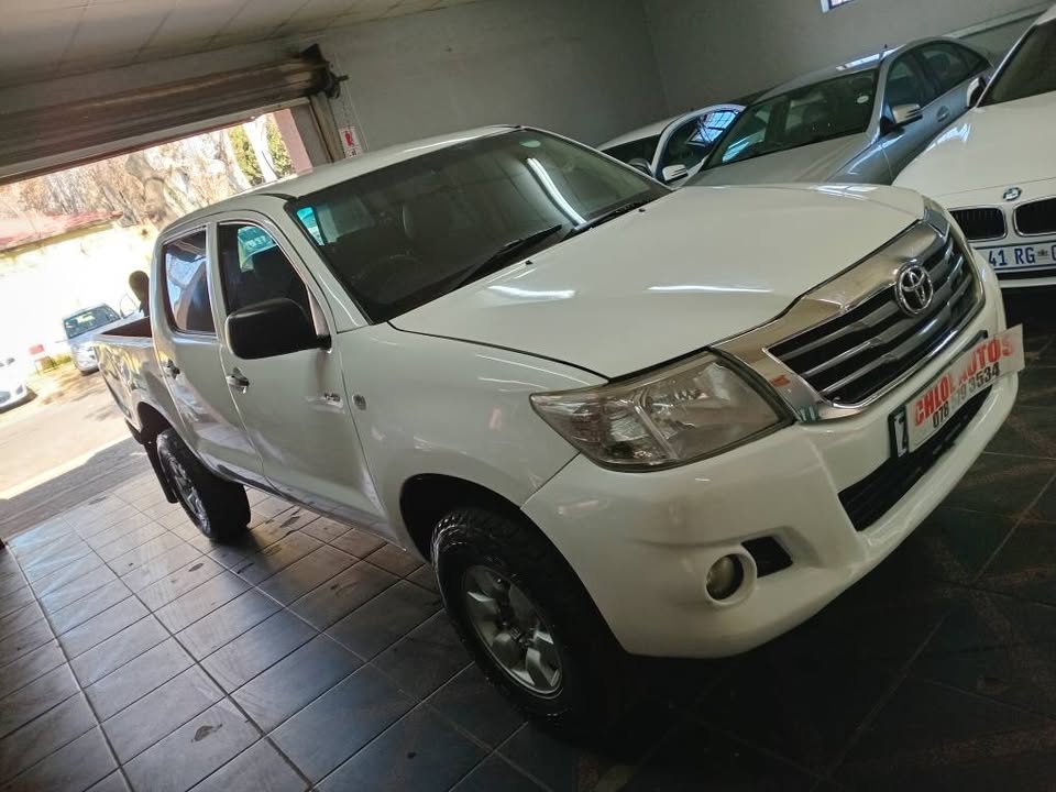 2010 Toyota Hilux 2.5 D-4D SRX Double cab 4x4 Manual, Diesel, White  96000km