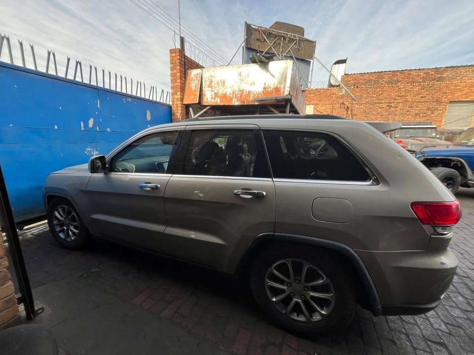 2015 Jeep Grand Cherokee 3.0 Crd Wk2 - Call: - Private Seller 2015 Jeep Grand Cherokee 3.0 Crd Wk2 - Call: - Private Seller