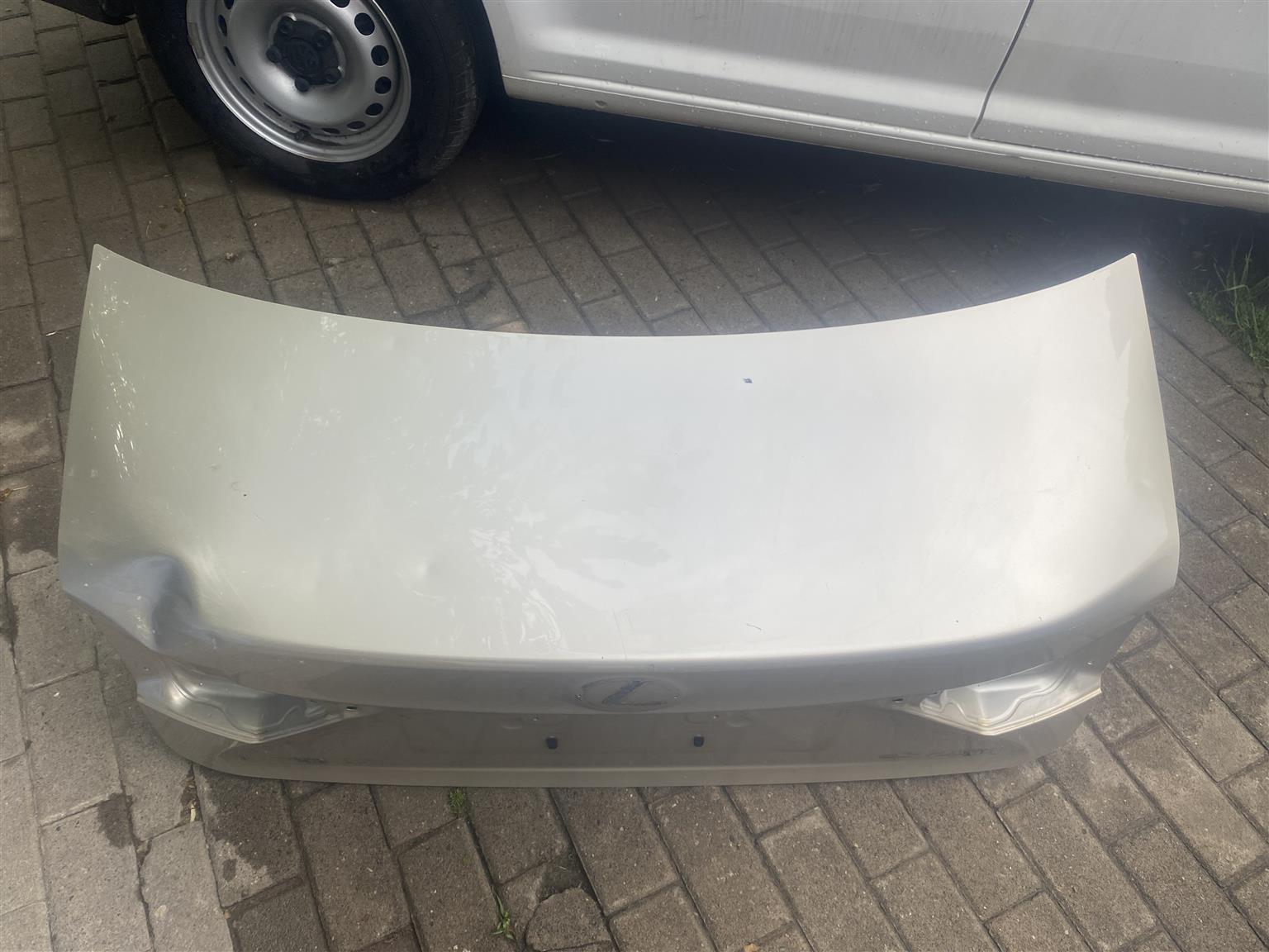 2015 LEXUS ES250 BOOTLID FOR SALE. IN EXCELLENT CONDITION