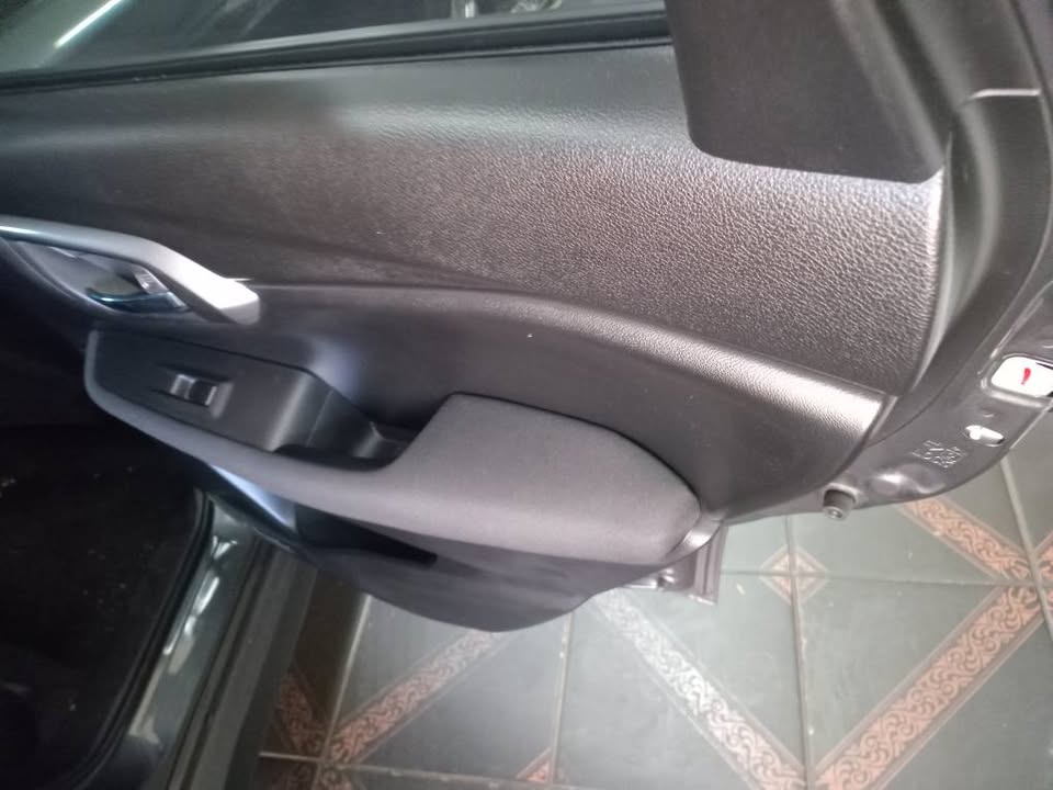 2024 Suzuki grand vitara 1.5 Manual Petrol,Service book Leather interior Reverse camera and revers