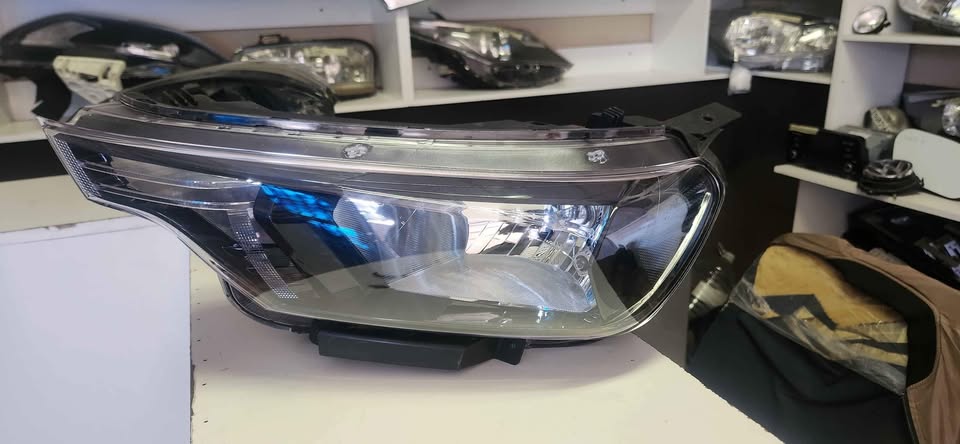 Kia sonet headlight super clean - Private Seller Kia sonet headlight super clean - Private Seller