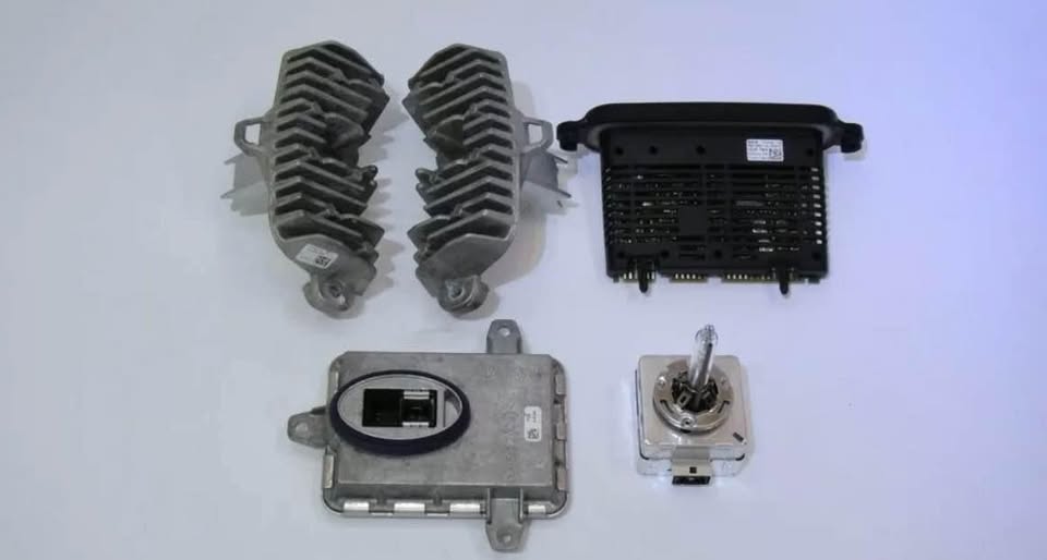 BMW F30 3 series headlight modules and bulb - Private Seller BMW F30 3 series headlight modules and bulb - Private Seller