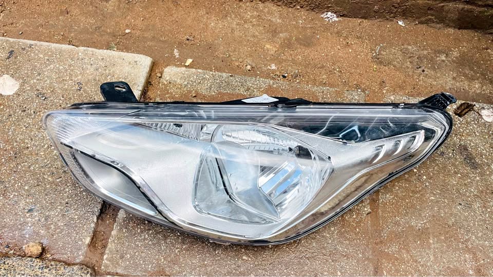 Ford Figo headlight - Private Seller Ford Figo headlight - Private Seller