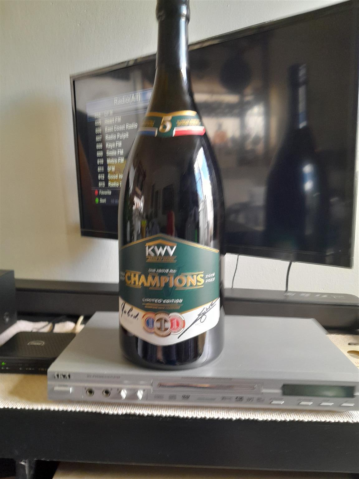 Limited Champions Edition.5year old KWV Bottle signed by Eben Etzabeth.Collector Limited Champions Edition.5year old KWV Bottle signed by Eben Etzabeth.Collector