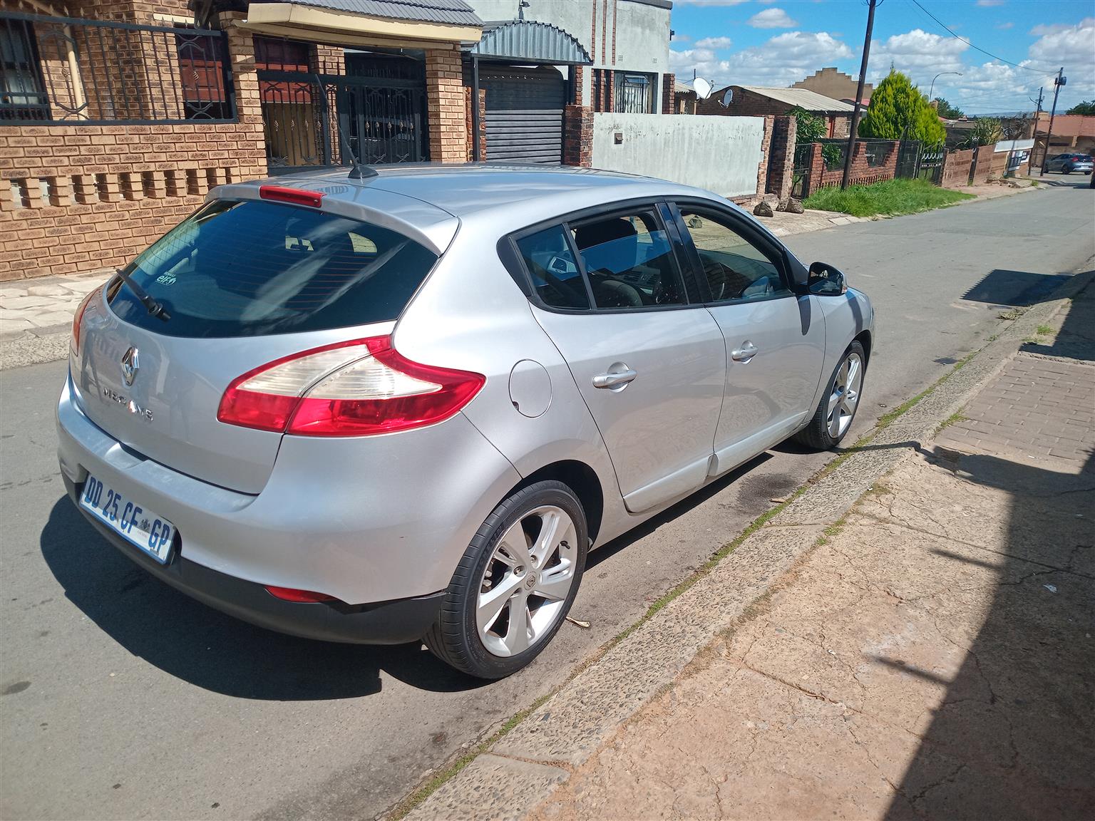 Used 2014 Renault Megane Mégane 1.5dCi Authentique 5-door - Private Seller Used 2014 Renault Megane Mégane 1.5dCi Authentique 5-door - Private Seller
