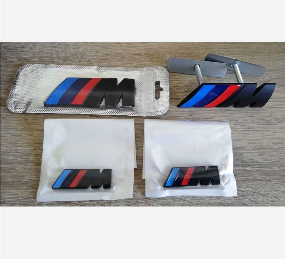 BMW F30 82mm Bonnet badge - Private Seller