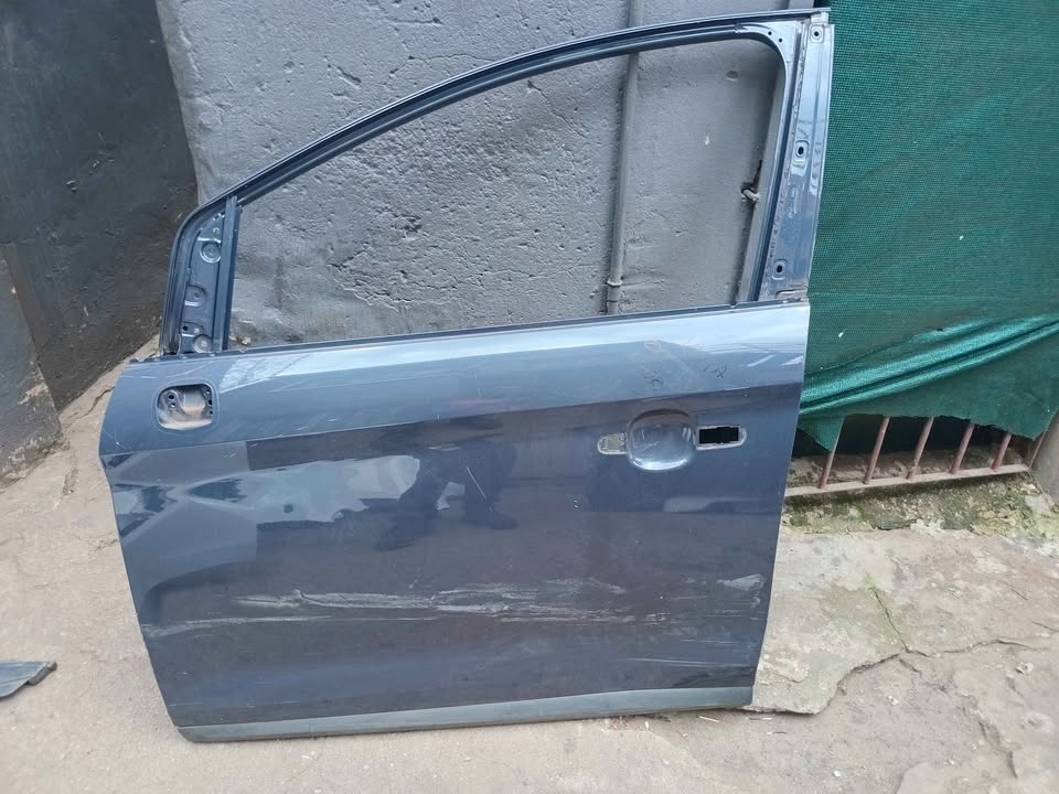 Ford kuga front Right-side door - Private Seller