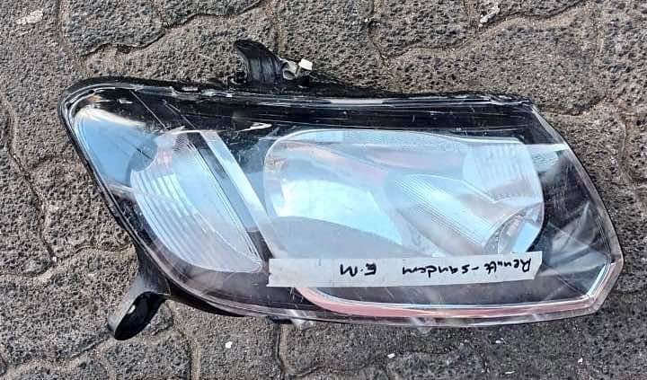 Renault Sandero headlight - Private Seller Renault Sandero headlight - Private Seller