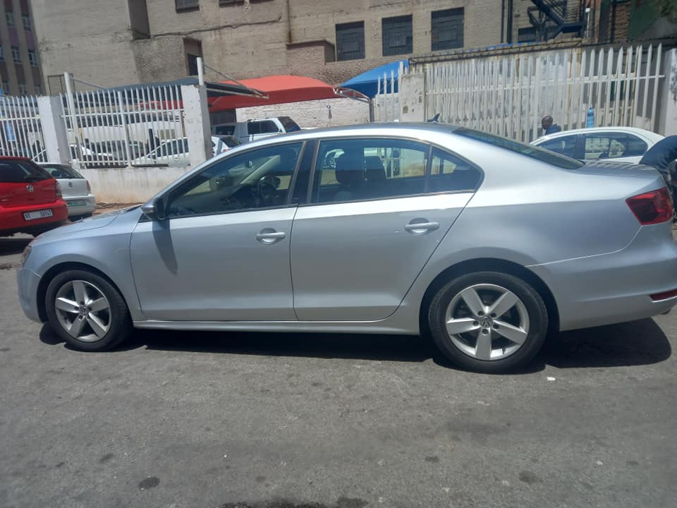 2013 VW JETTA 6 1.4 TSI SEDAN PETROL, MANUAL TRANSMISSION, SILVER COLOUR
