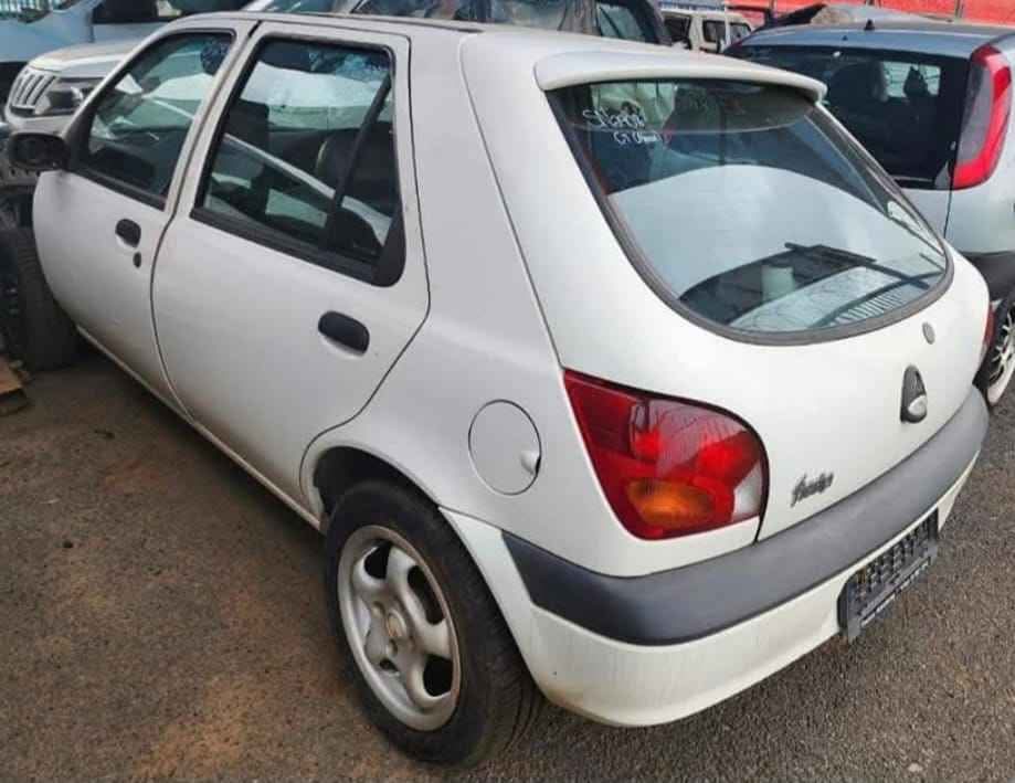 2001 ford fiesta 121 stripping for parts my number WhatsApp or cell