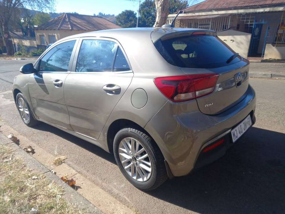 2018 Kia Rio 1.4 Petrol, Automatic, Grey, Reverse Camera Service History.