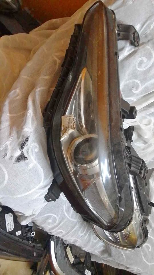 ALFA ROMEO Giulia headlight - Private Seller ALFA ROMEO Giulia headlight - Private Seller