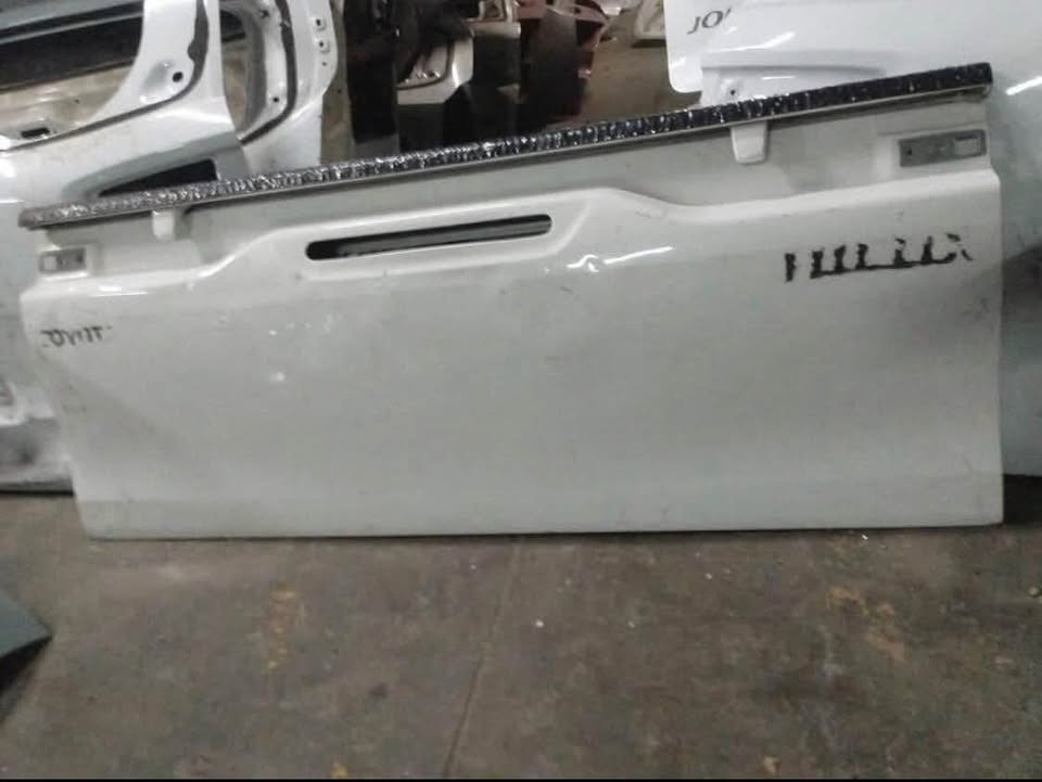 Hilux & Isuzu tailgate - Private Seller