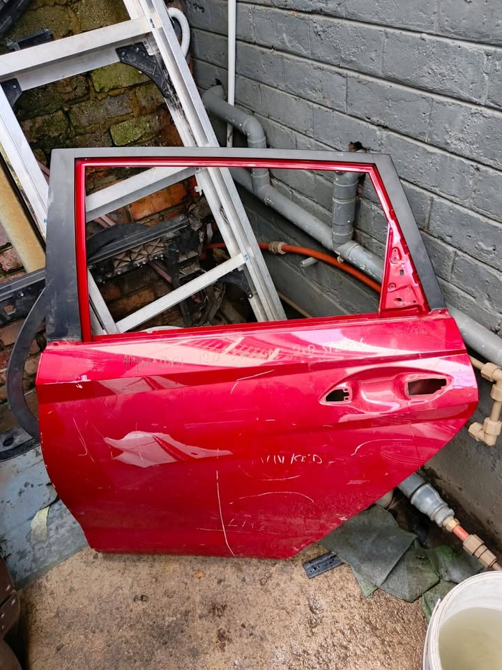 Hyundai i20 left back door - Private Seller