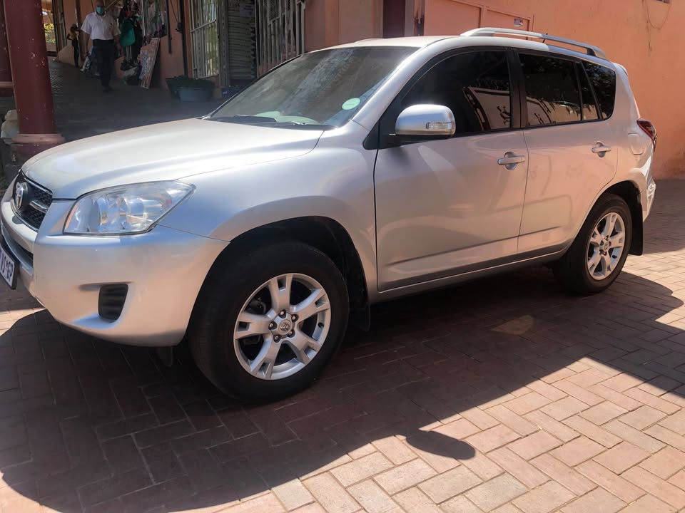 2013 Toyota rav4 2.0 automatic