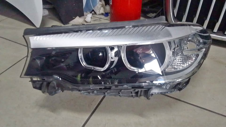 BMW F30 headlight - Private Seller BMW F30 headlight - Private Seller