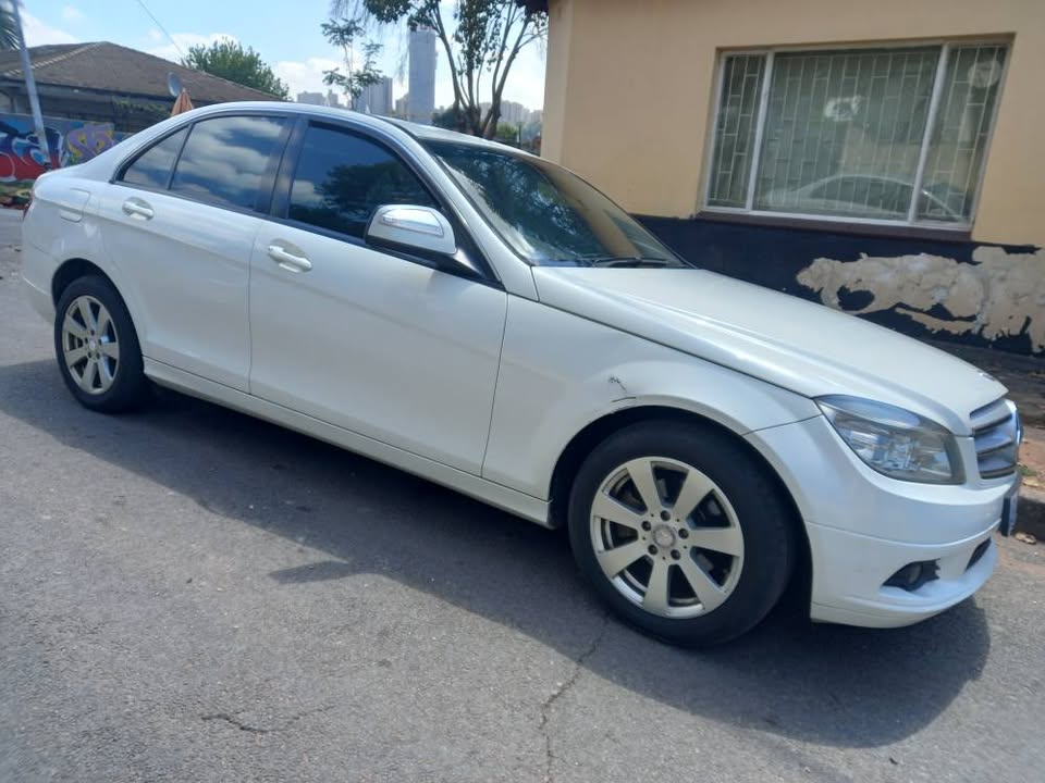 2009 Mercedes Benz C180 Kompressor, Manual, Petrol, White