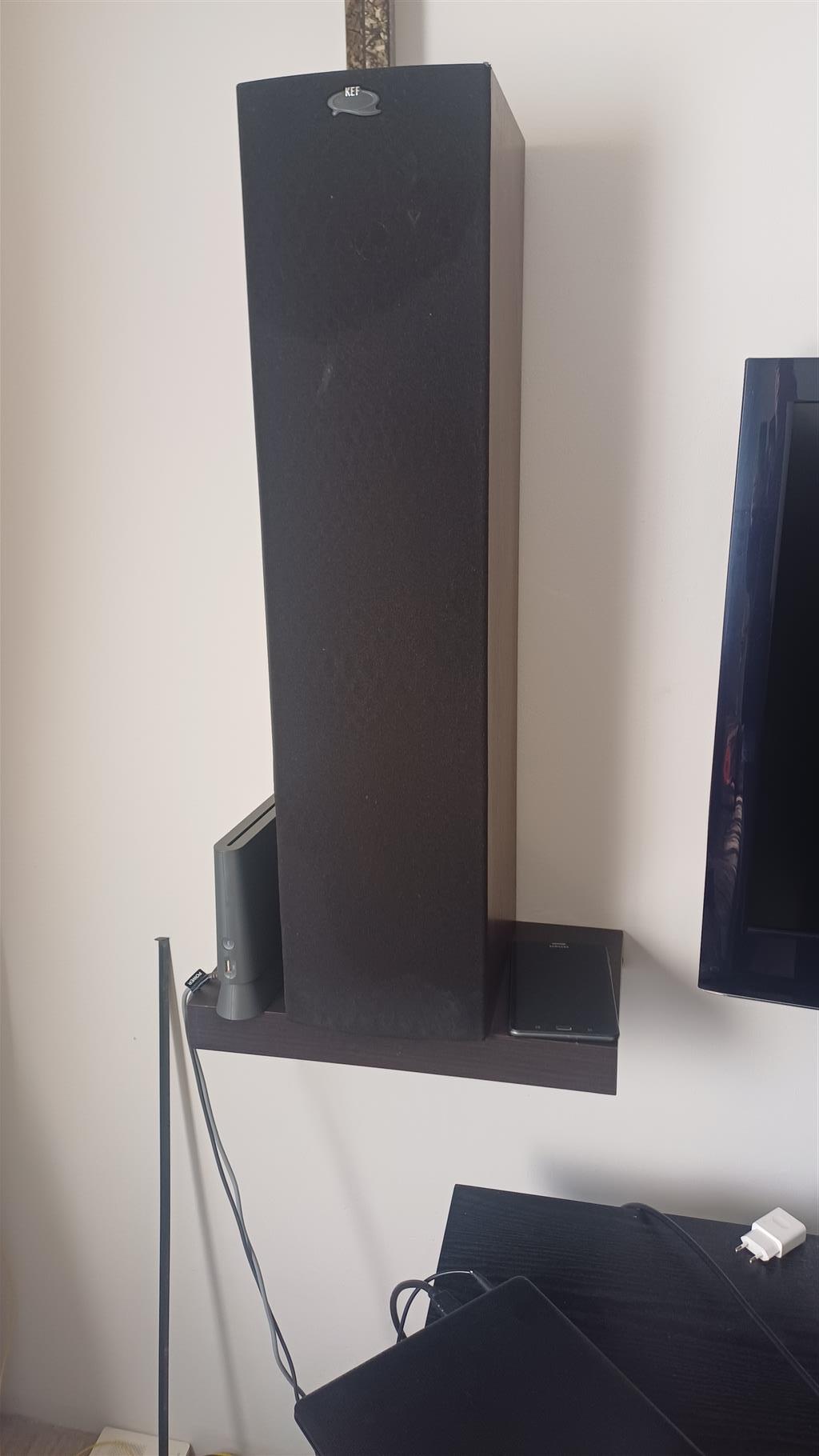 Selling DVD player and Amp with speakers, 42inch tv