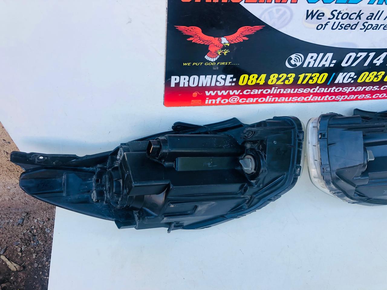 Hyundai i10 left and right side headlight (2010-2017) - Private Seller Hyundai i10 left and right side headlight (2010-2017) - Private Seller