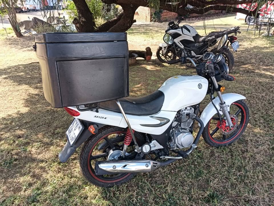 XS125-k, 4 stroke single-cylinder engine with 5 speed gearbox - Private Seller