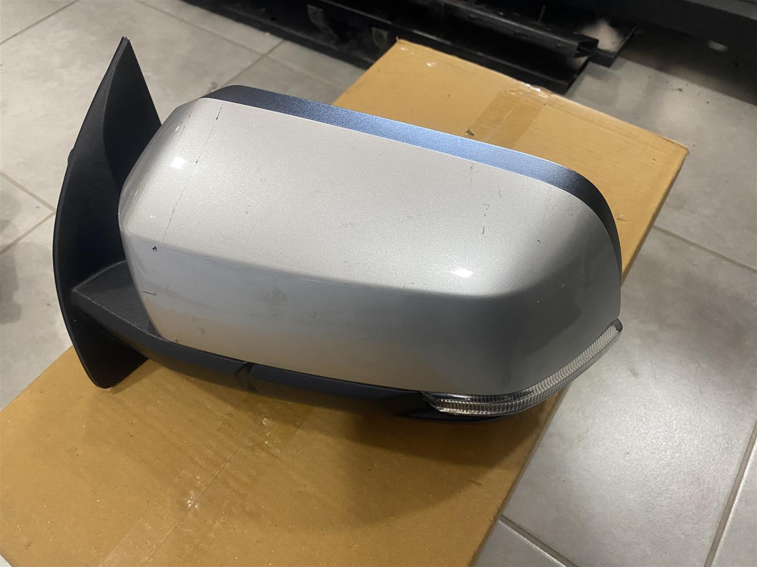 2025 FORD RANGER T9 RAPTOR LEFT SIDE MIRROR WITH CAMERA/BLIND SPOT FOR SALE - Private Seller 2025 FORD RANGER T9 RAPTOR LEFT SIDE MIRROR WITH CAMERA/BLIND SPOT FOR SALE - Private Seller