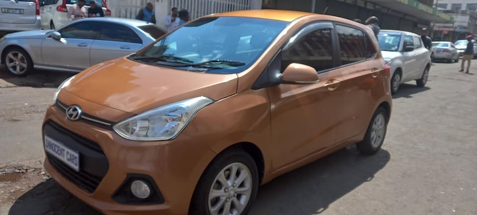 2015 HYUNDAI i10 GRAND 1.2 PETROL, MANUAL, BROWN COLOUR