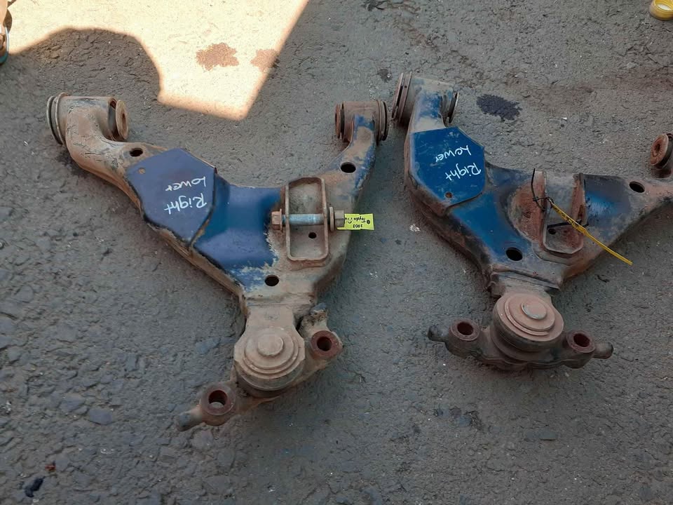 2003 up toyota Prado left n right lower control arms - Private Seller 2003 up toyota Prado left n right lower control arms - Private Seller