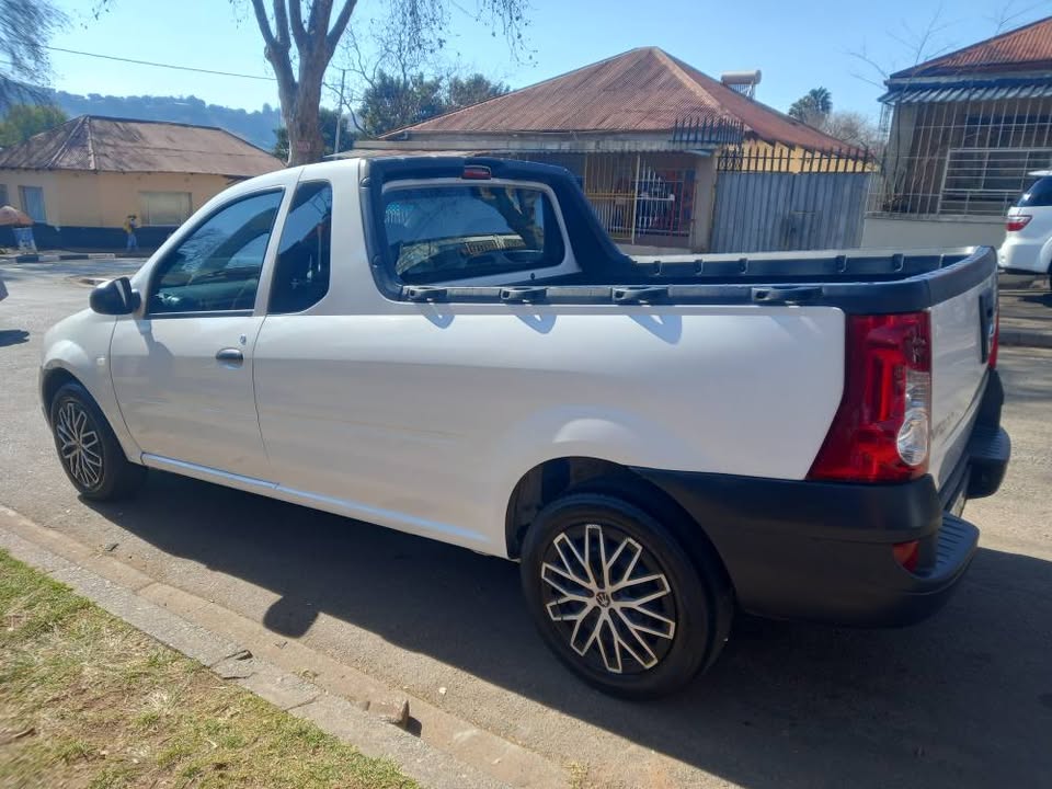 2023 Nissan Np200 1.6 Manual Petrol, White, Aircon, Spere key Service book,