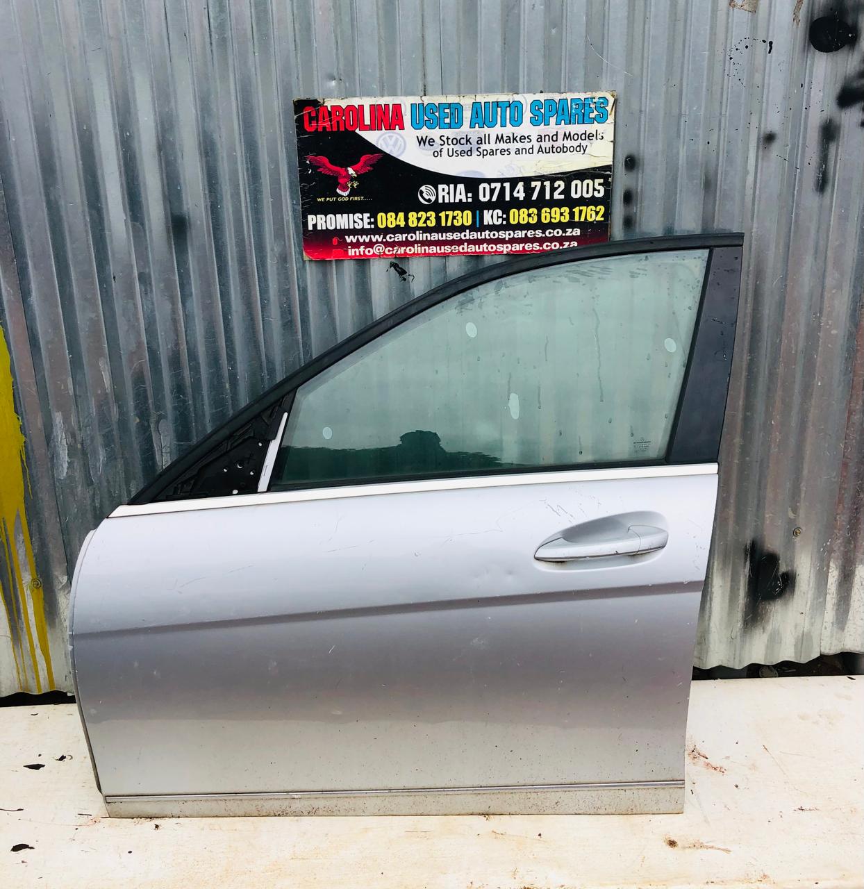 Mercedes Benz W204 complete left side front door - Private Seller