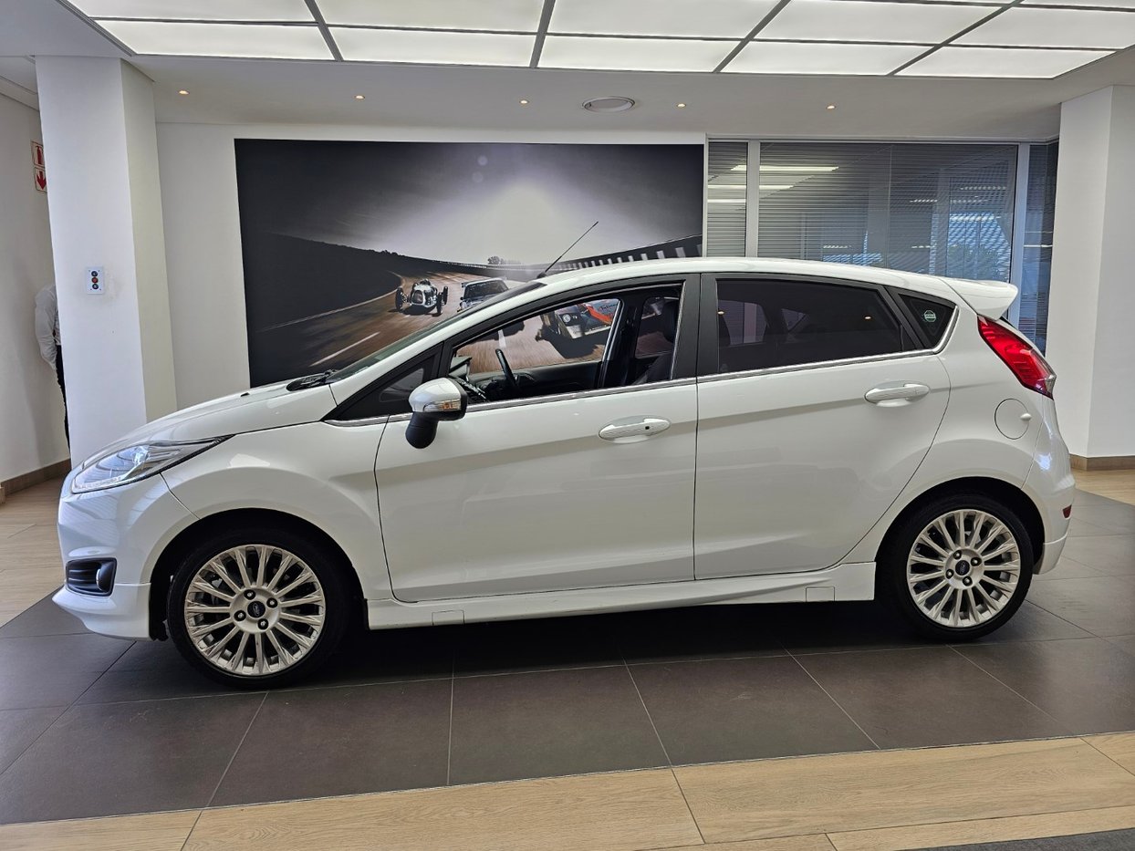 Ford fiesta titanium for stripping - Private Seller Ford fiesta titanium for stripping - Private Seller