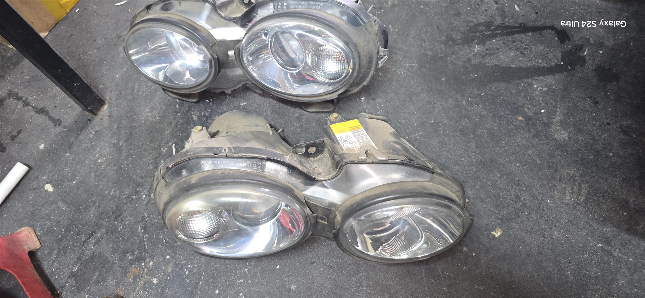 Jaguar Xtype X400 2.1 Petrol Right and Left Headlight in good condition. - Private Seller