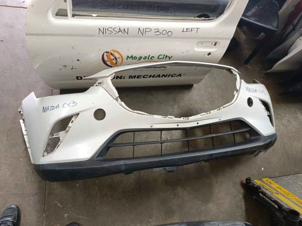 2017 MAZDA CX3 FRONT BUMPER - Private Seller 2017 MAZDA CX3 FRONT BUMPER - Private Seller