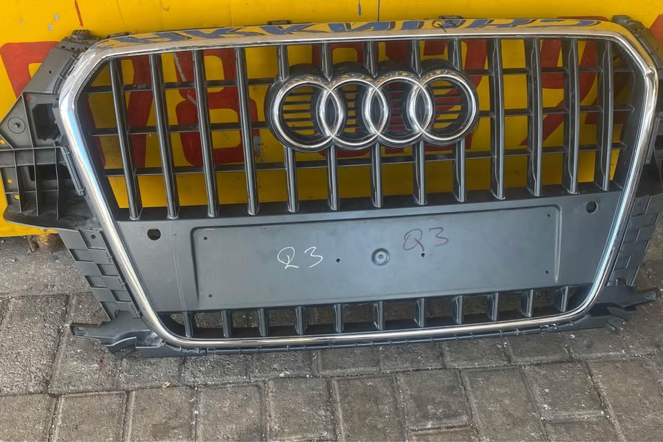 Genuine AUDI Q3 84B 8UB Radiator Grille Call Adress 528 govan mbeki avenue PE - Private Seller Genuine AUDI Q3 84B 8UB Radiator Grille Call Adress 528 govan mbeki avenue PE - Private Seller