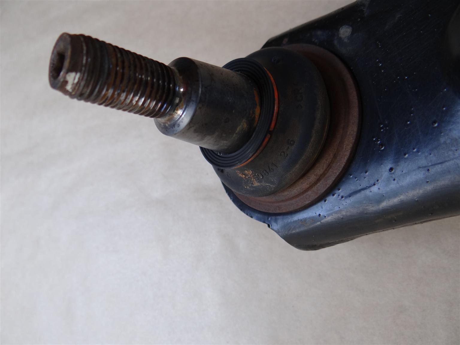 CONTROL ARMS – FRONT - RIGHT HAND SIDE – VW AMAROK