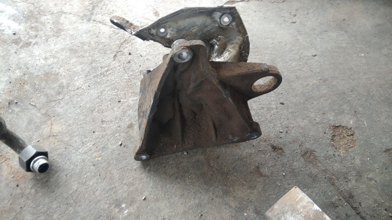 AUDI A4 B5 MOUNTING BRACKET FOR SALE