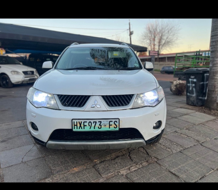 Mitsubishi outlander 2.4 GLS