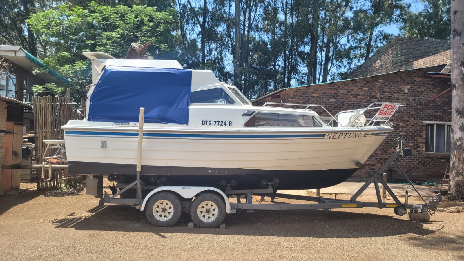 Cabin Cruiser - inboard diesel