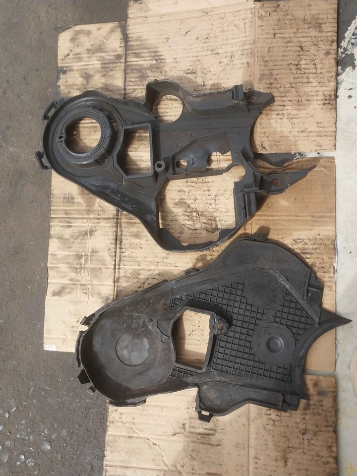 Volvo S40 D5 2007 Engine cover - Private Seller