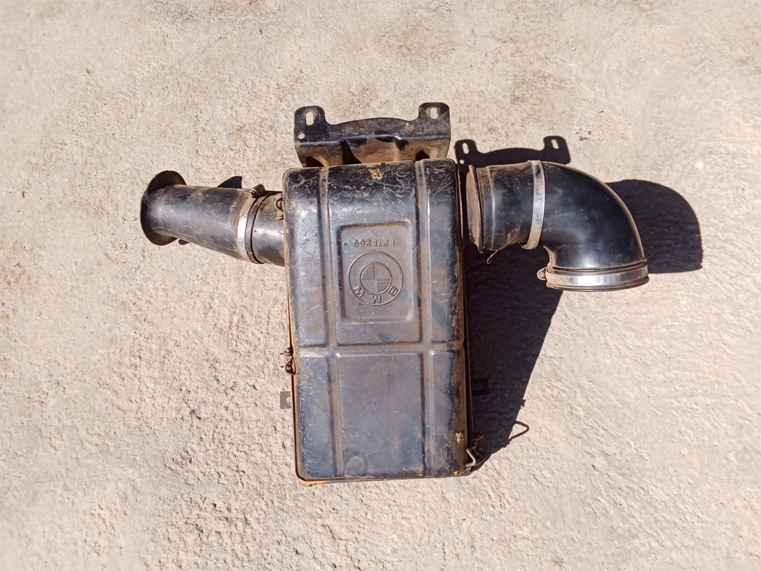 BMW E12 original airbox - Private Seller BMW E12 original airbox - Private Seller