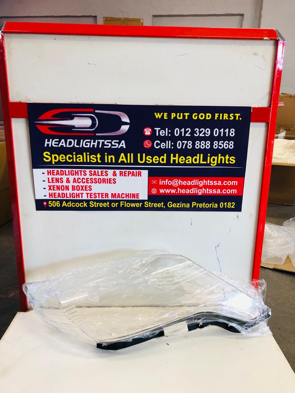 Toyota Prado right side headlight replacement lens - Private Seller Toyota Prado right side headlight replacement lens - Private Seller
