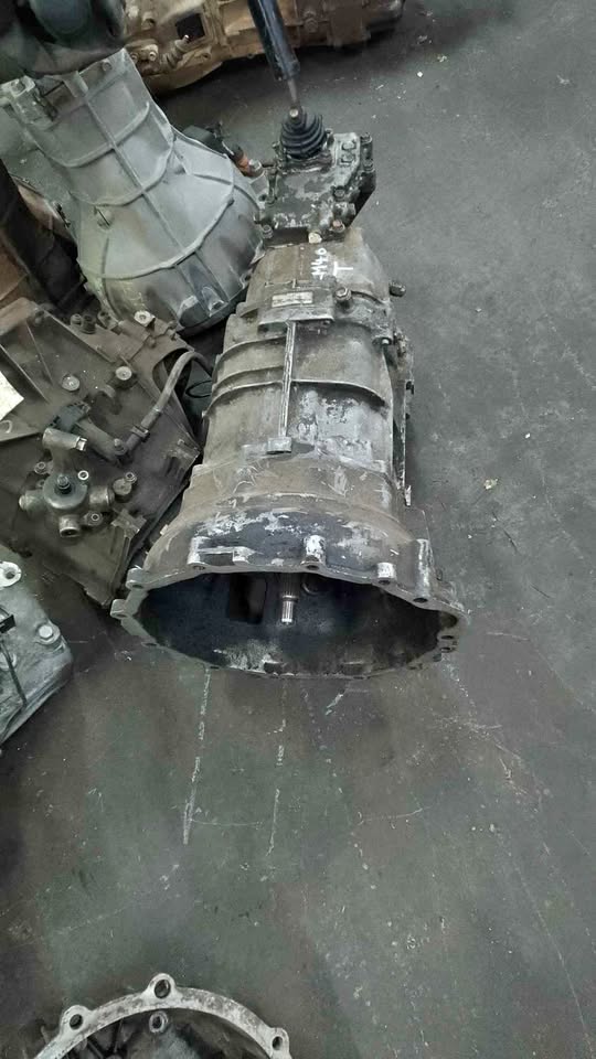 MITSUBISHI 4M40 4X2 MANUAL GEARBOX FOR SALE - Private Seller MITSUBISHI 4M40 4X2 MANUAL GEARBOX FOR SALE - Private Seller