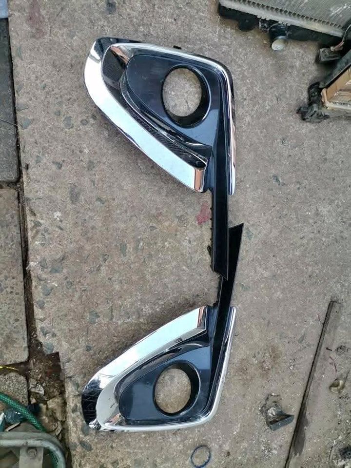 Toyota Hilux Gd6 Fog Light Cover L & R 2017 to 2019 At Bumper & Headlights Auto - Private Seller